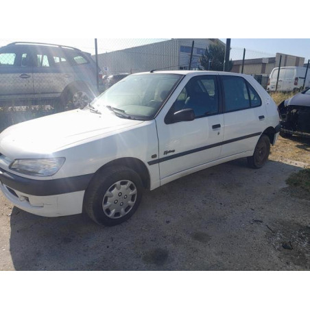 Rampe injection PEUGEOT 306 PHASE 2 d’occasion