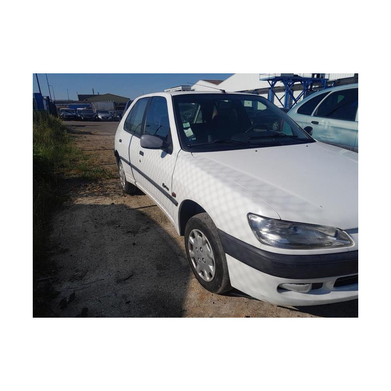 Rampe injection PEUGEOT 306 PHASE 2 d’occasion