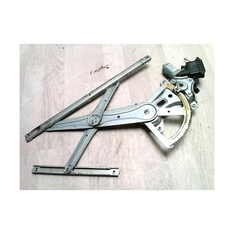 Leve vitre electrique avant droit TOYOTA COROLLA VERSO 2 PHASE 1 d’occasion