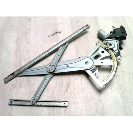 Leve vitre electrique avant droit TOYOTA COROLLA VERSO 2 PHASE 1 d’occasion