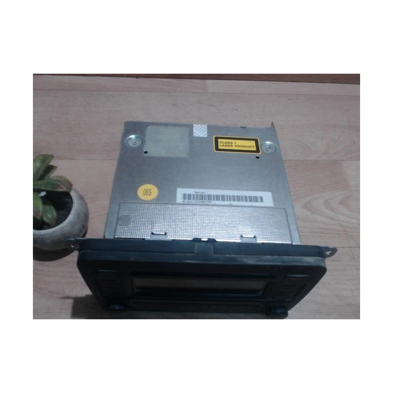 Autoradio d'origine VOLKSWAGEN CADDY 3 PHASE 1 d’occasion