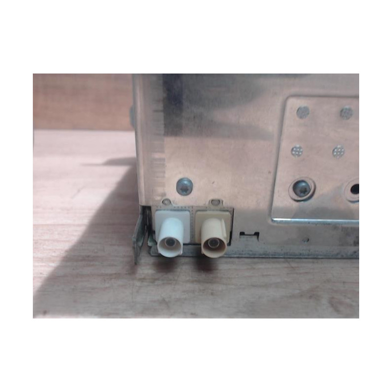 Autoradio d'origine VOLKSWAGEN CADDY 3 PHASE 1 d’occasion