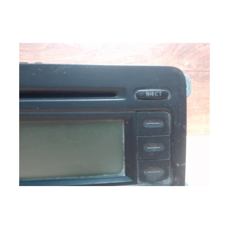 Autoradio d'origine VOLKSWAGEN CADDY 3 PHASE 1 d’occasion