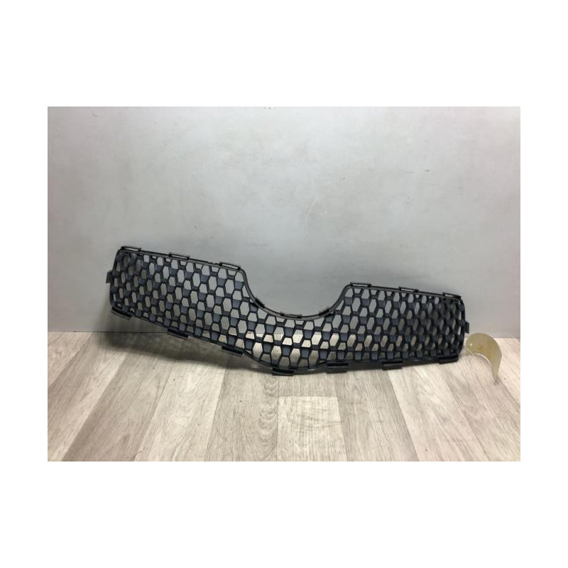 Grille de calandre TOYOTA YARIS 2 PHASE 1 d’occasion