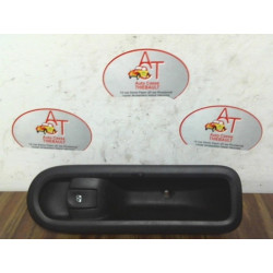 Interrupteur de leve vitre avant droit RENAULT TWINGO II PHASE 1 d’occasion