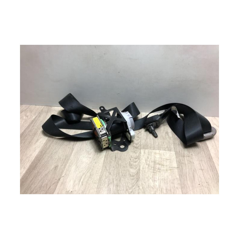 Ceinture avant droit TOYOTA YARIS 2 PHASE 1 d’occasion