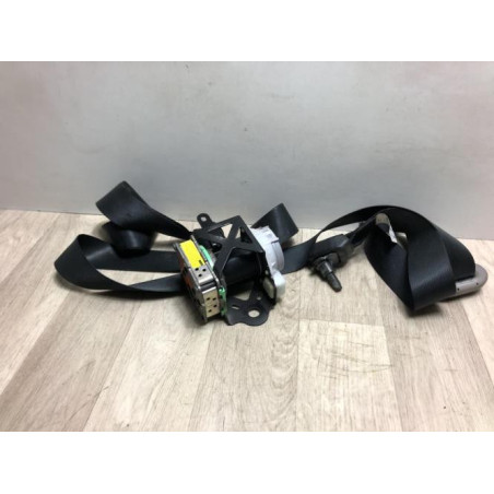 Ceinture avant droit TOYOTA YARIS 2 PHASE 1 d’occasion