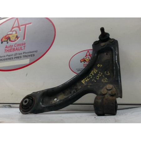 Triangle avant gauche FORD FIESTA V d’occasion