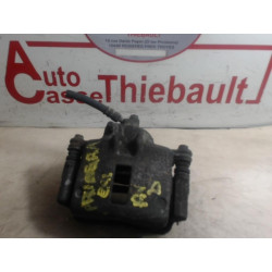 Etrier avant droit (freinage) NISSAN PRIMERA I d’occasion