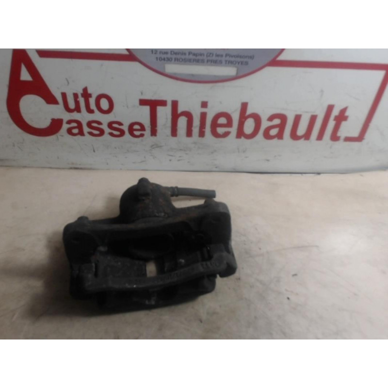 Etrier avant droit (freinage) NISSAN PRIMERA I d’occasion