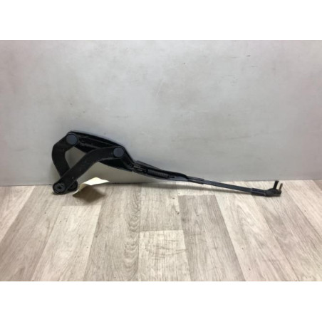 Bras essuie glace avant droit MERCEDES CLASSE E 211 PHASE 1 d’occasion