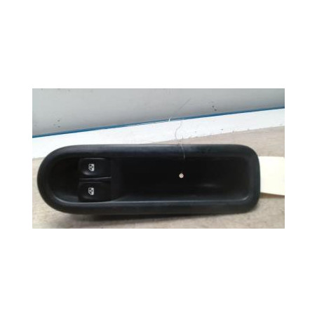 Interrupteur de leve vitre avant gauche RENAULT TWINGO 2 PHASE 1 d’occasion