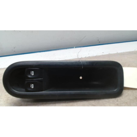 Interrupteur de leve vitre avant gauche RENAULT TWINGO 2 PHASE 1 d’occasion