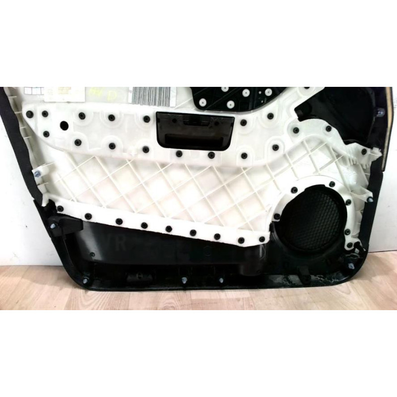 Panneau de porte avant droit MERCEDES CLASSE B 245 PHASE 2 d’occasion