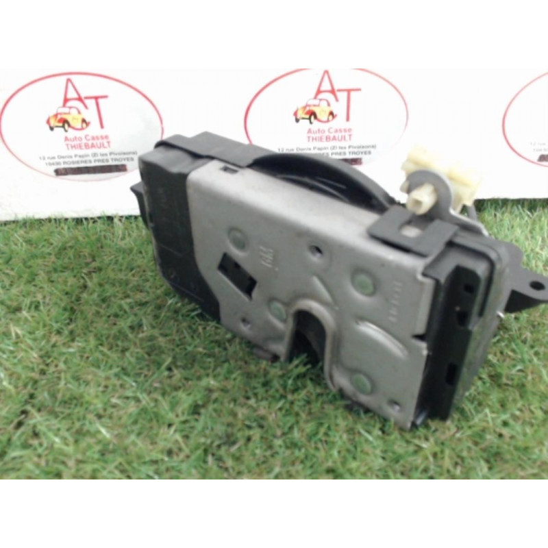 Serrure avant droit OPEL ZAFIRA (B) PHASE 1 d’occasion
