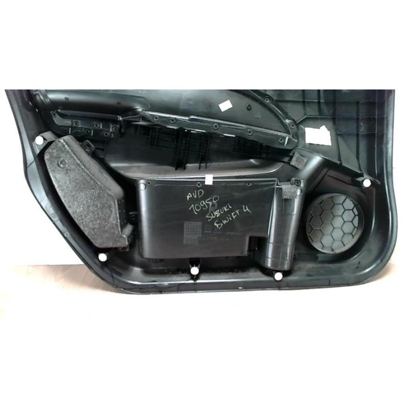 Panneau de porte avant droit SUZUKI SWIFT 4 d’occasion