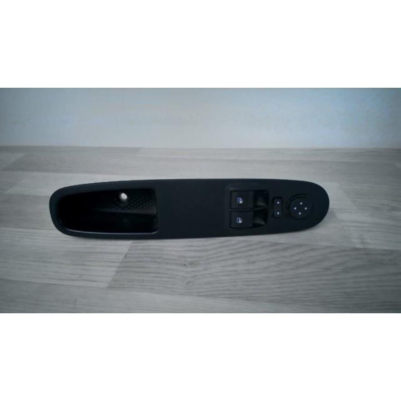 Interrupteur de leve vitre avant gauche FIAT PUNTO EVO 3 d’occasion