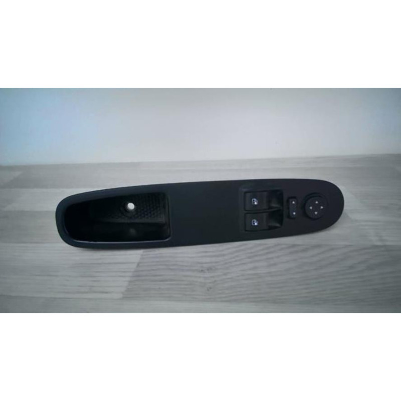 Interrupteur de leve vitre avant gauche FIAT PUNTO EVO 3 d’occasion