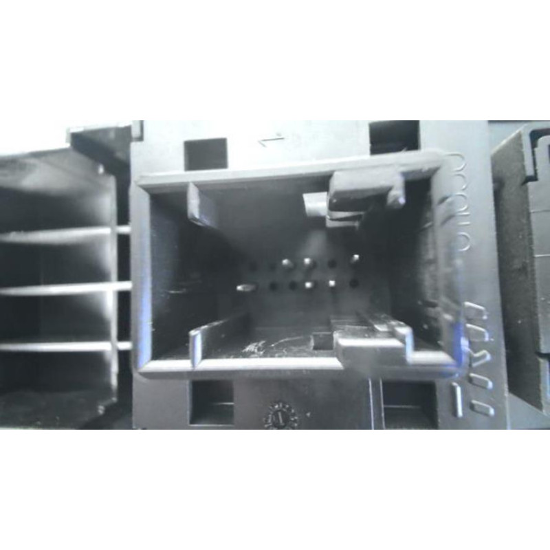 Interrupteur de leve vitre avant gauche FIAT PUNTO EVO 3 d’occasion