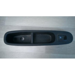 Interrupteur de leve vitre avant droit FIAT PUNTO EVO 3 d’occasion
