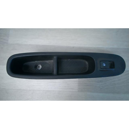 Interrupteur de leve vitre avant droit FIAT PUNTO EVO 3 d’occasion