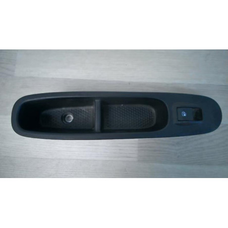 Interrupteur de leve vitre avant droit FIAT PUNTO EVO 3 d’occasion