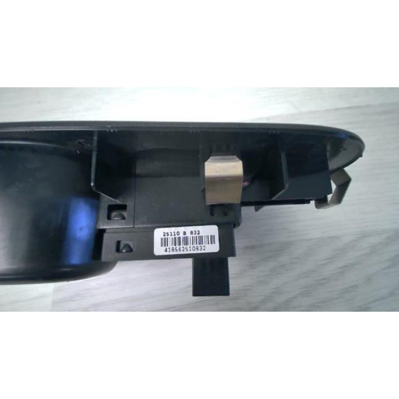 Interrupteur de leve vitre avant droit FIAT PUNTO EVO 3 d’occasion
