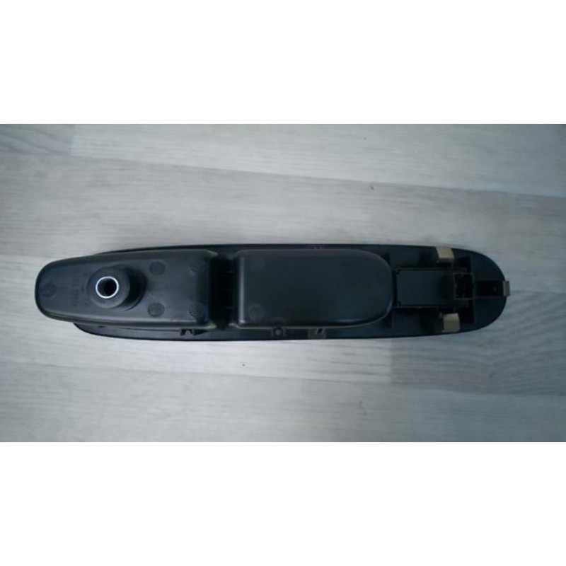 Interrupteur de leve vitre avant droit FIAT PUNTO EVO 3 d’occasion