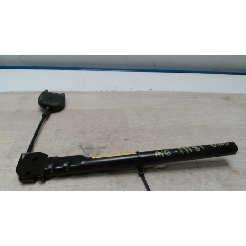 Attache ceinture avant gauche RENAULT CLIO 3 PHASE 1 d’occasion
