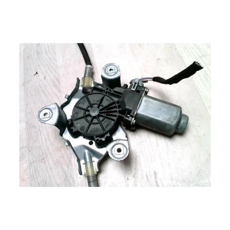 Moteur essuie glace avant RENAULT TWINGO 2 PHASE 1 d’occasion