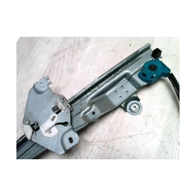 Moteur essuie glace avant RENAULT TWINGO 2 PHASE 1 d’occasion