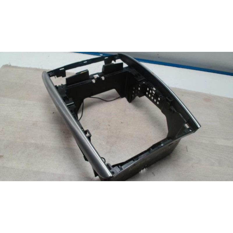 Facade autoradio MERCEDES CLASSE B 245 PHASE 2 d’occasion