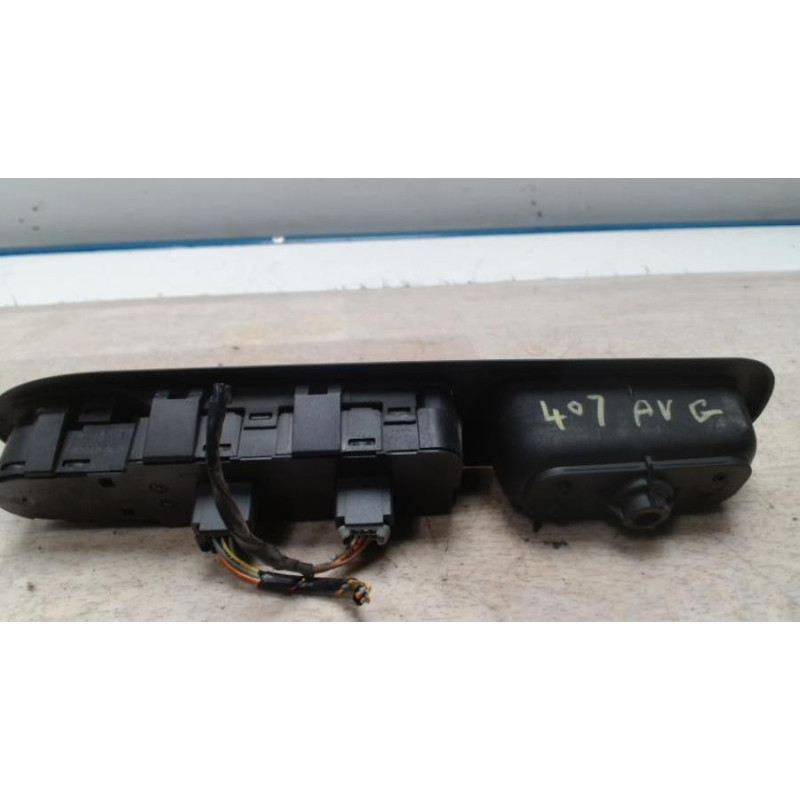 Interrupteur de leve vitre avant gauche PEUGEOT 407 PHASE 1 d’occasion