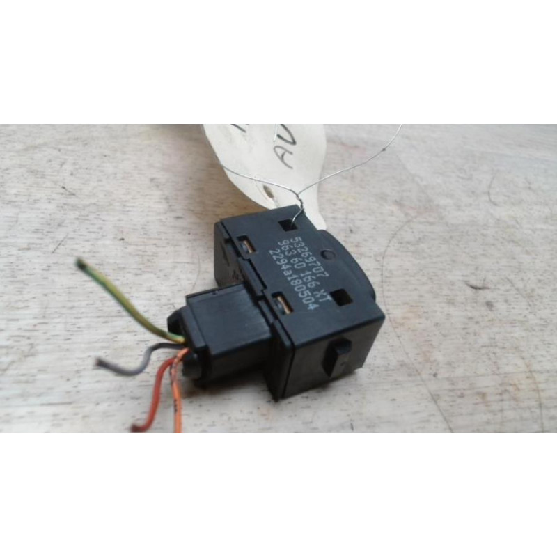Interrupteur de leve vitre avant droit PEUGEOT 407 PHASE 1 d’occasion