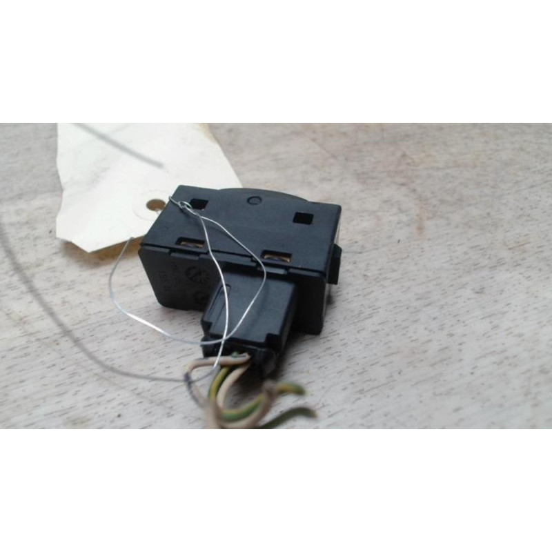 Interrupteur de leve vitre arriere droit PEUGEOT 407 PHASE 1 d’occasion