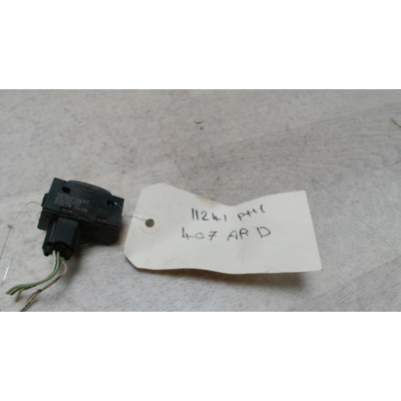 Interrupteur de leve vitre arriere droit PEUGEOT 407 PHASE 1 d’occasion