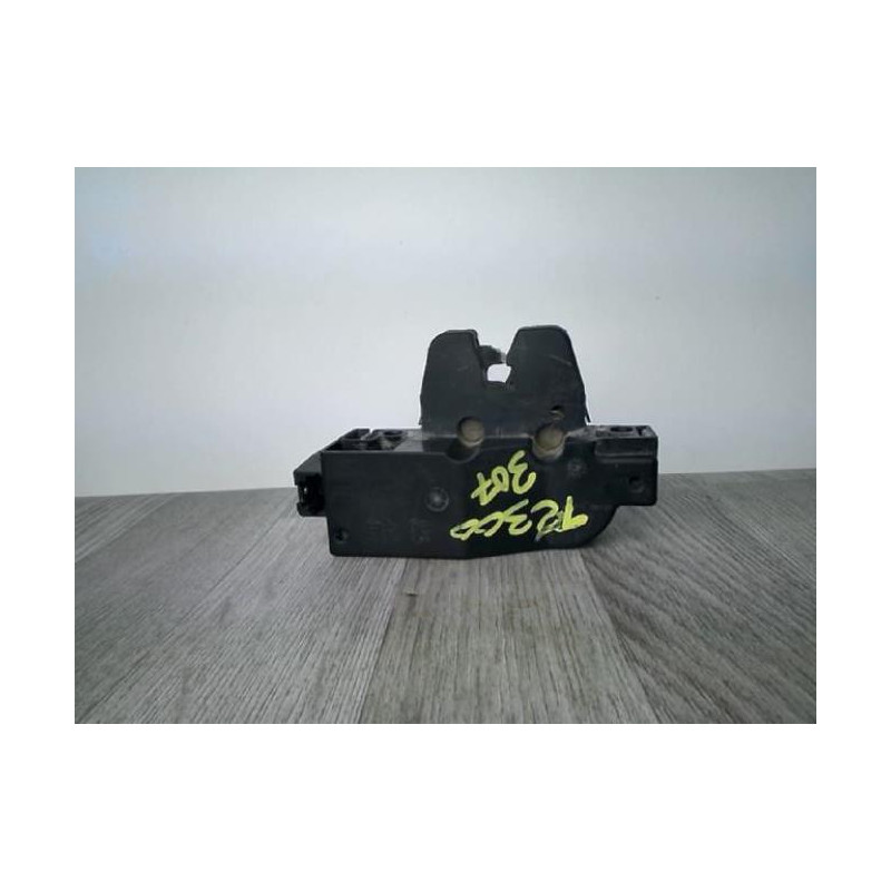 Serrure de hayon PEUGEOT 307 PHASE 1 BREAK d’occasion