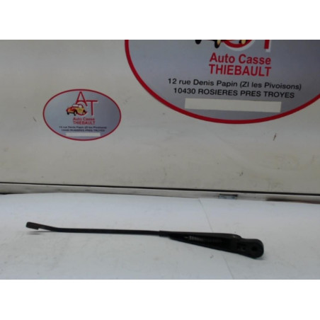 Bras essuie glace avant droit IVECO  d’occasion