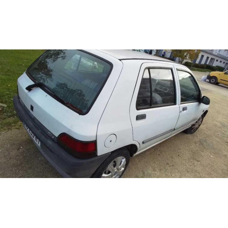 Enjoliveur moustache optique avant gauche RENAULT CLIO 1 PHASE 1 d’occasion