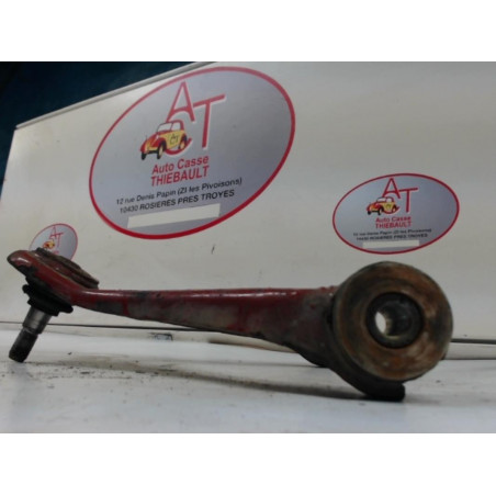 Triangle superieur avant gauche IVECO D35 d’occasion