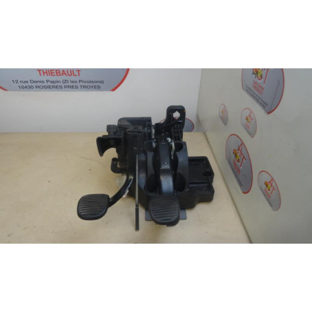 Pedalier FIAT STILO d’occasion