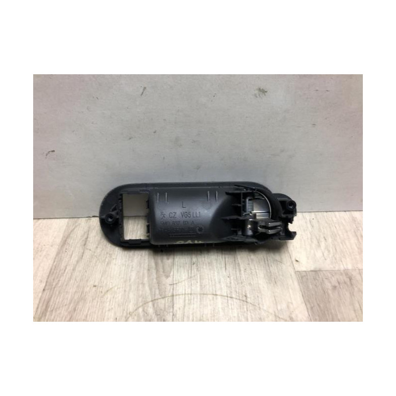 Poignee interieur avant gauche VOLKSWAGEN GOLF PLUS PHASE 1 d’occasion