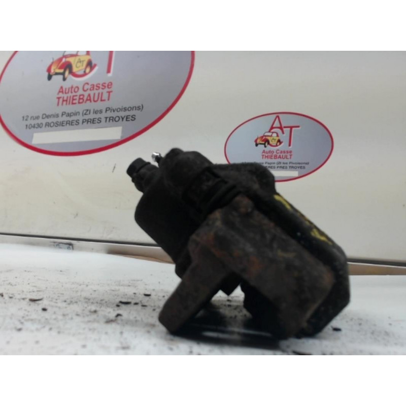 Etrier avant gauche (freinage) TOYOTA YARIS I PHASE 1 d’occasion