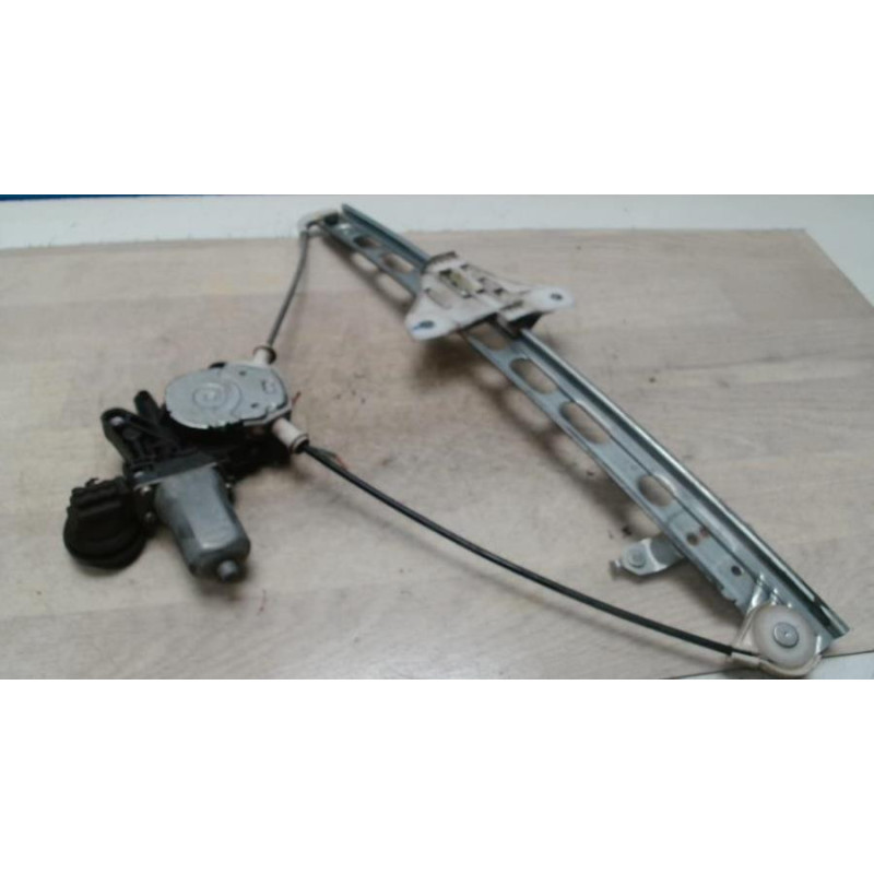 Leve vitre electrique avant droit SUZUKI SWIFT 4 d’occasion