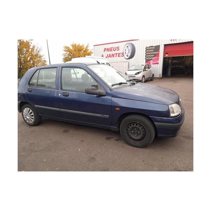 Pare boue arriere gauche RENAULT CLIO 1 PHASE 3 d’occasion
