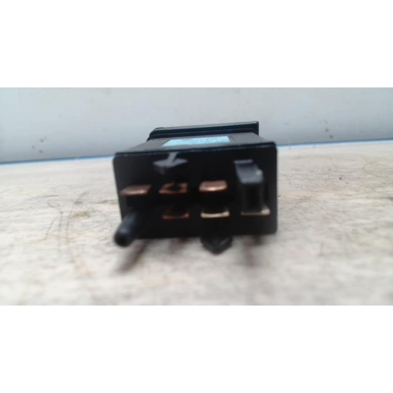 Commande degivrage lunette arriere VOLKSWAGEN GOLF 4 d’occasion
