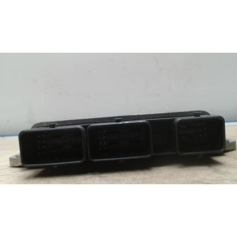 Calculateur moteur RENAULT CLIO 3 PHASE 1 d’occasion