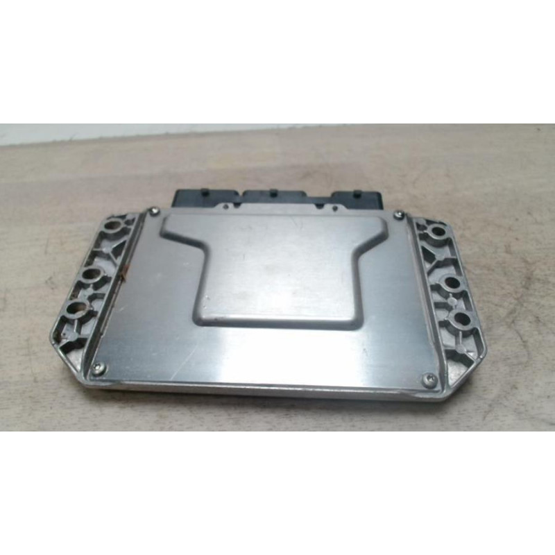 Calculateur moteur RENAULT CLIO 3 PHASE 1 d’occasion