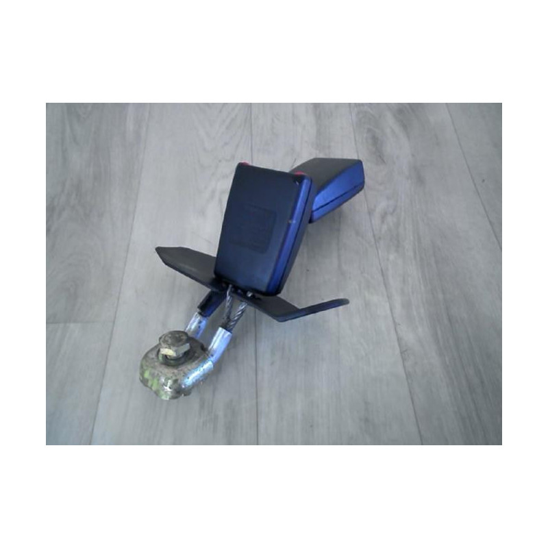 Attache ceinture arriere centrale AUDI A4 2 AVANT PHASE 2 BREAK d’occasion