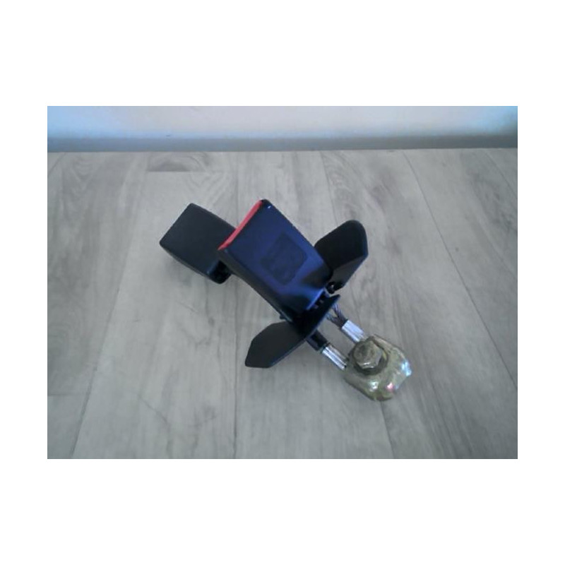 Attache ceinture arriere centrale AUDI A4 2 AVANT PHASE 2 BREAK d’occasion
